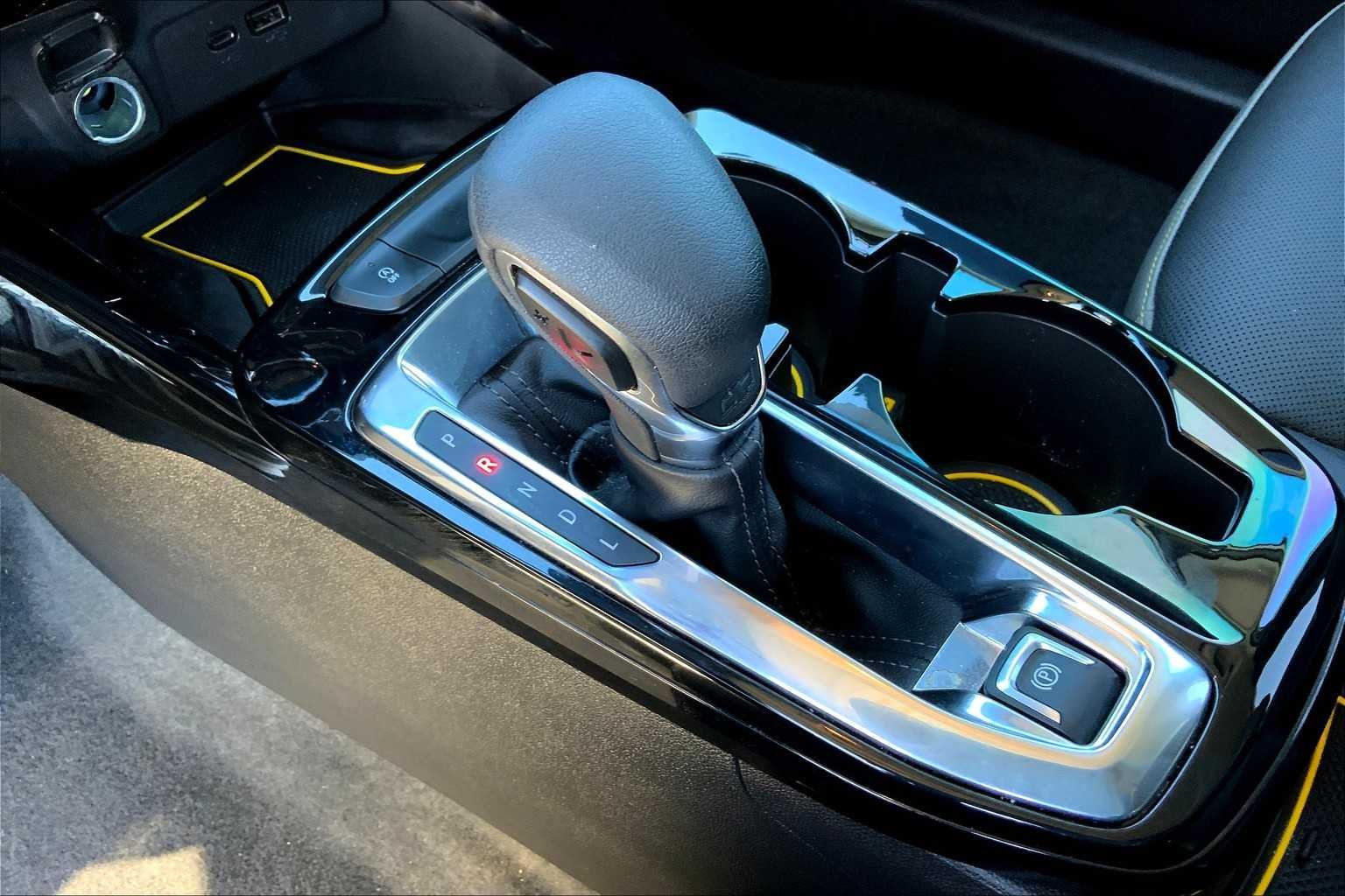 Used 2025 Summit White Chevrolet ACTIV image 33