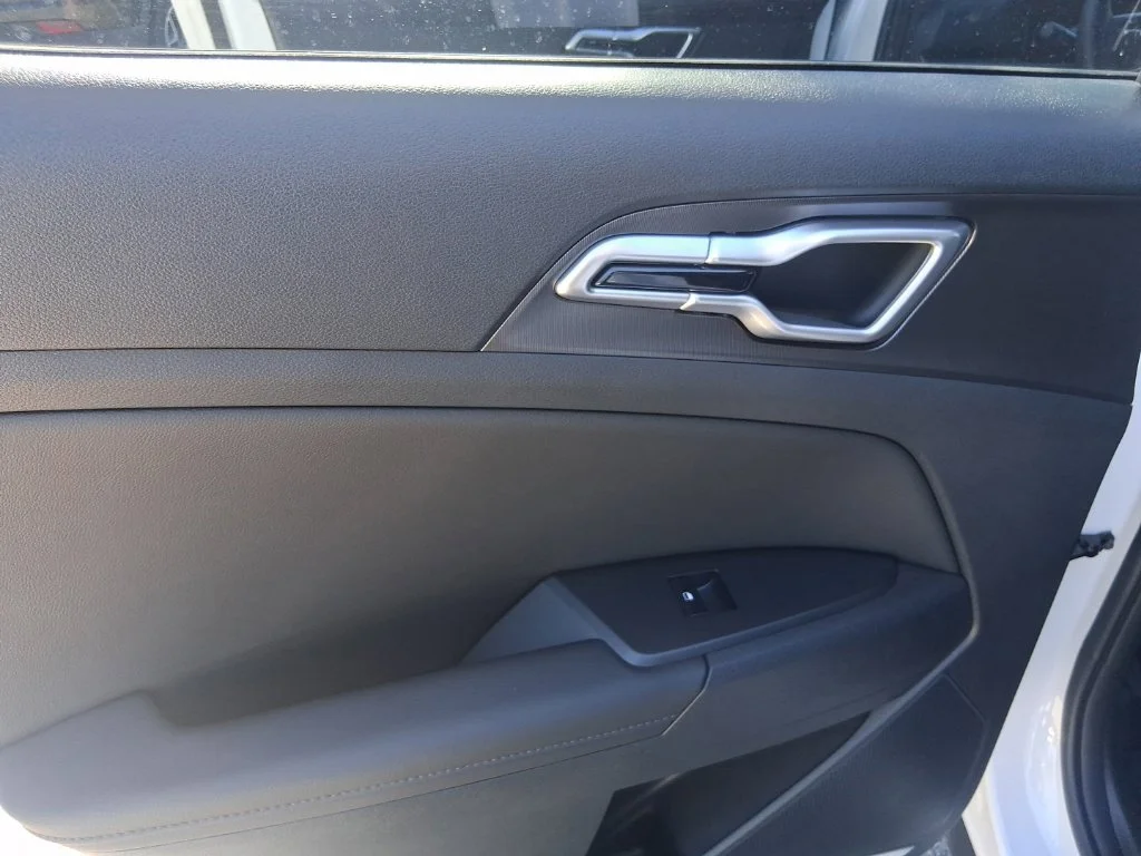 Certified Used 2026 White Kia EX image 17