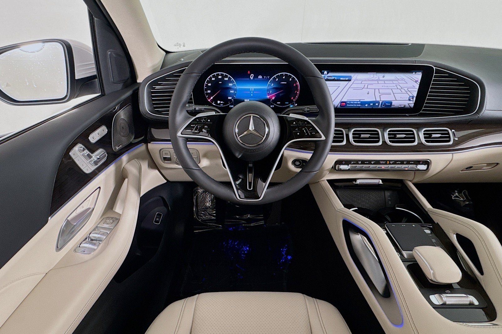 New 2026 Polar White Mercedes-Benz GLS 450 4MATIC® SUV image 4