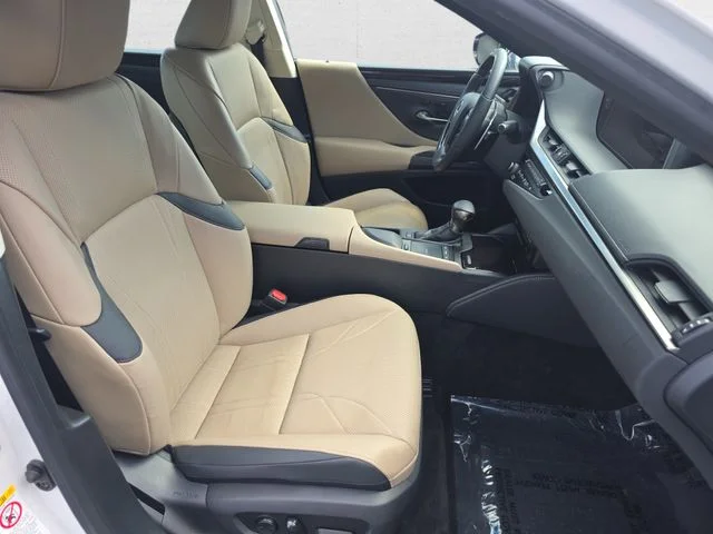 Used 2019 White Pearl Lexus 350 Luxury image 10