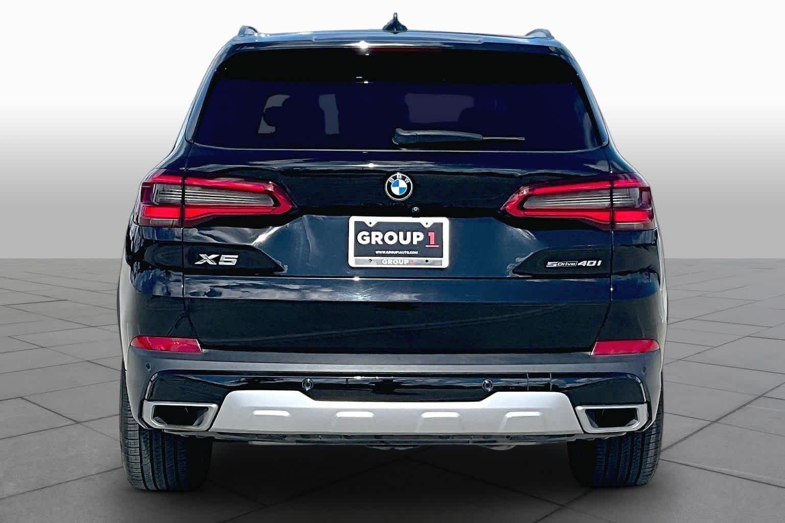 Used 2020 Jet Black BMW sDrive40i image 4