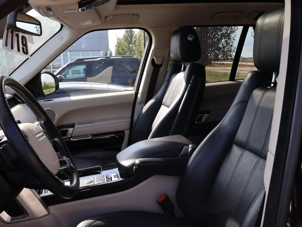 Used 2013  Land Rover HSE image 21