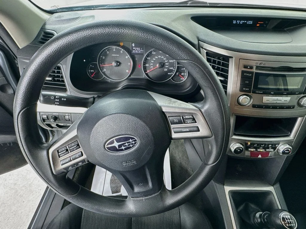 Used 2013 Ice Silver Metallic Subaru 2.5i image 11