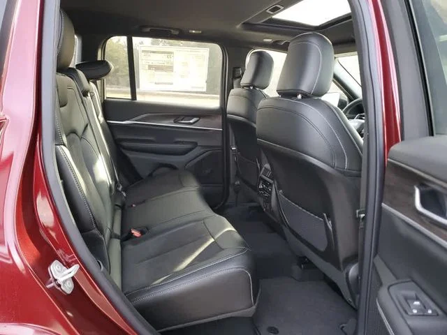 New 2026 Velvet Red Pearl-Coat Exterior Paint Jeep Altitude image 23