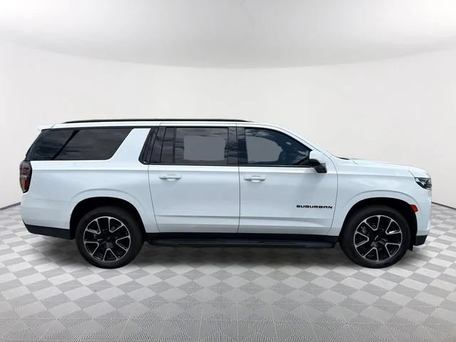 Used 2022 Summit White Chevrolet RST image 4
