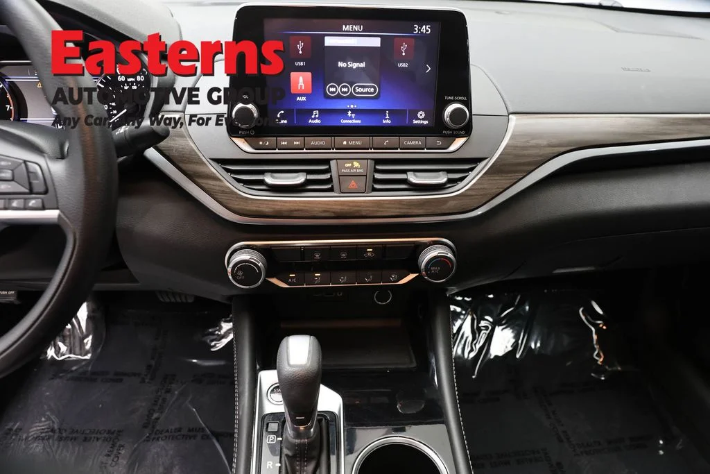 Used 2023 Black Nissan 2.5 SV image 12