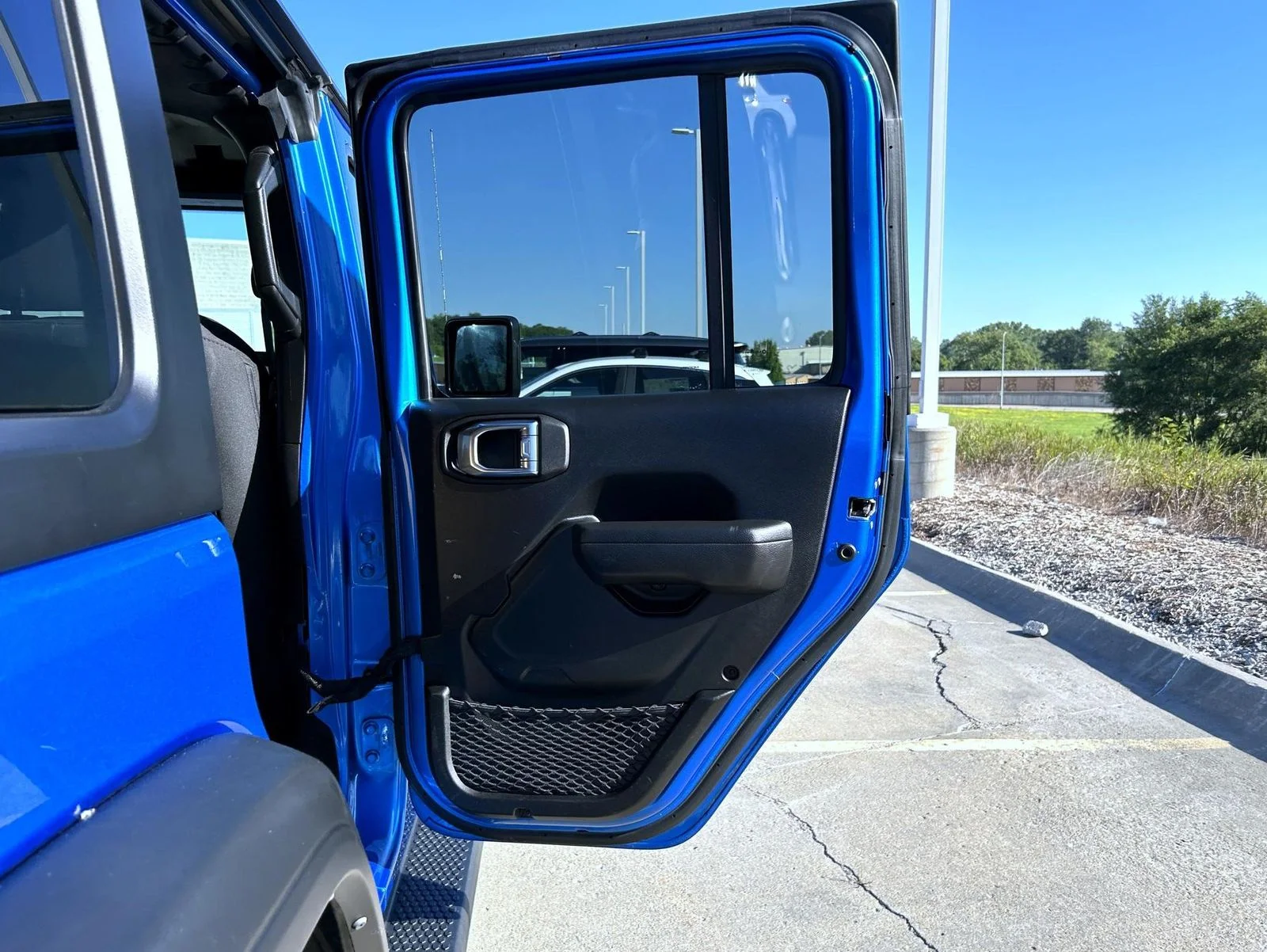 Used 2022 Blue Jeep Unlimited Sport S image 17