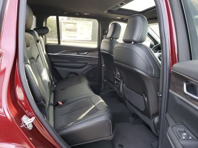 New 2026 Velvet Red Pearl-Coat Exterior Paint Jeep Altitude image 23