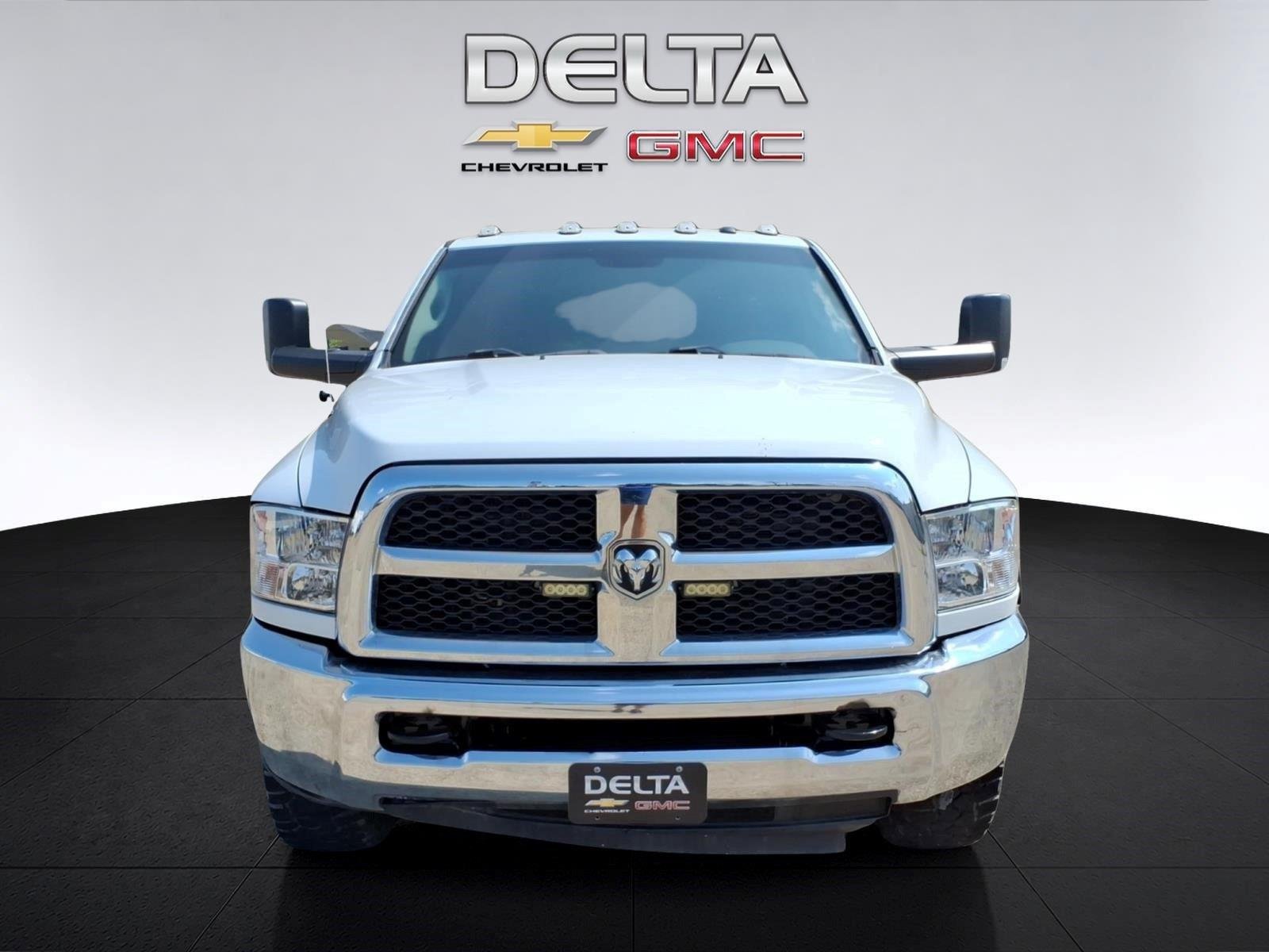 Used 2016 Bright White Clearcoat Ram SLT image 8