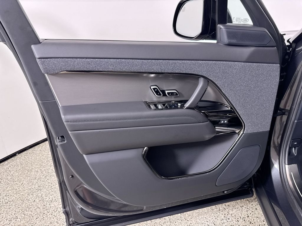 New 2026 Carpathian Grey Land Rover SE image 13