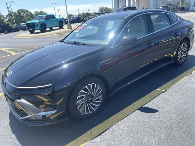 2025 Hyundai Sonata Hybrid SEL - Photo 12
