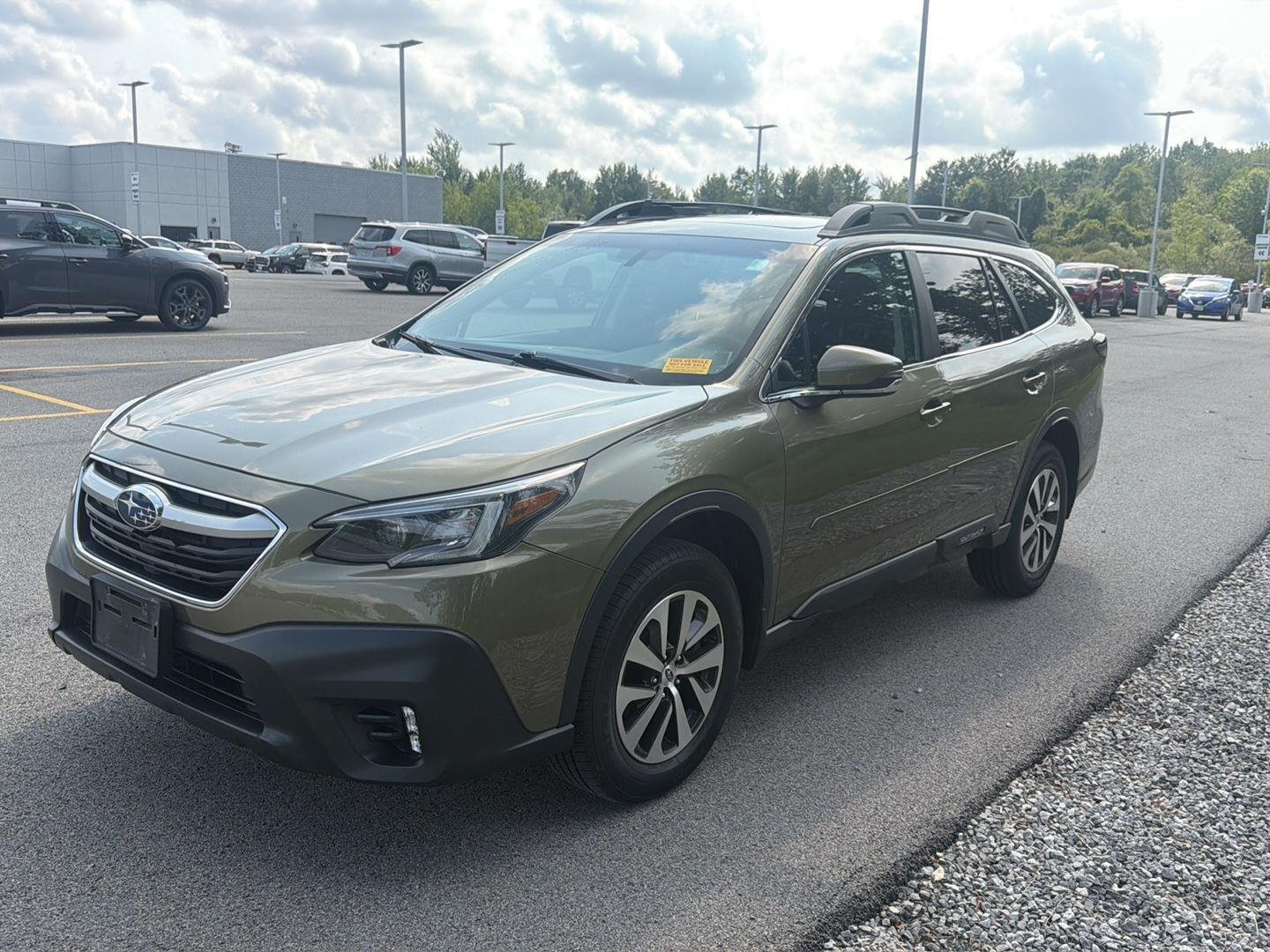 Used 2022 Autumn Green Metallic Subaru Premium image 8