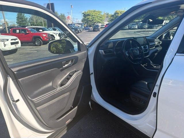 Certified Used 2021 Blizzard Pearl Toyota XLE image 8