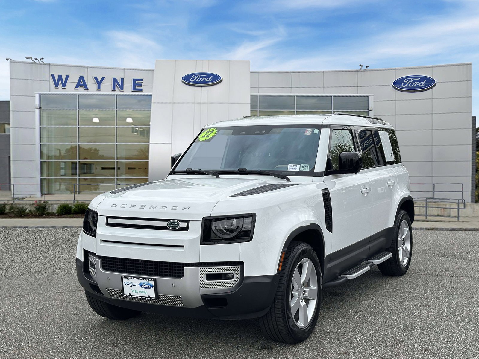 Used 2022  Land Rover SE image 2