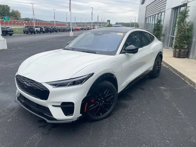 New 2025 Star White Metallic Tri-coat Ford Premium image 4