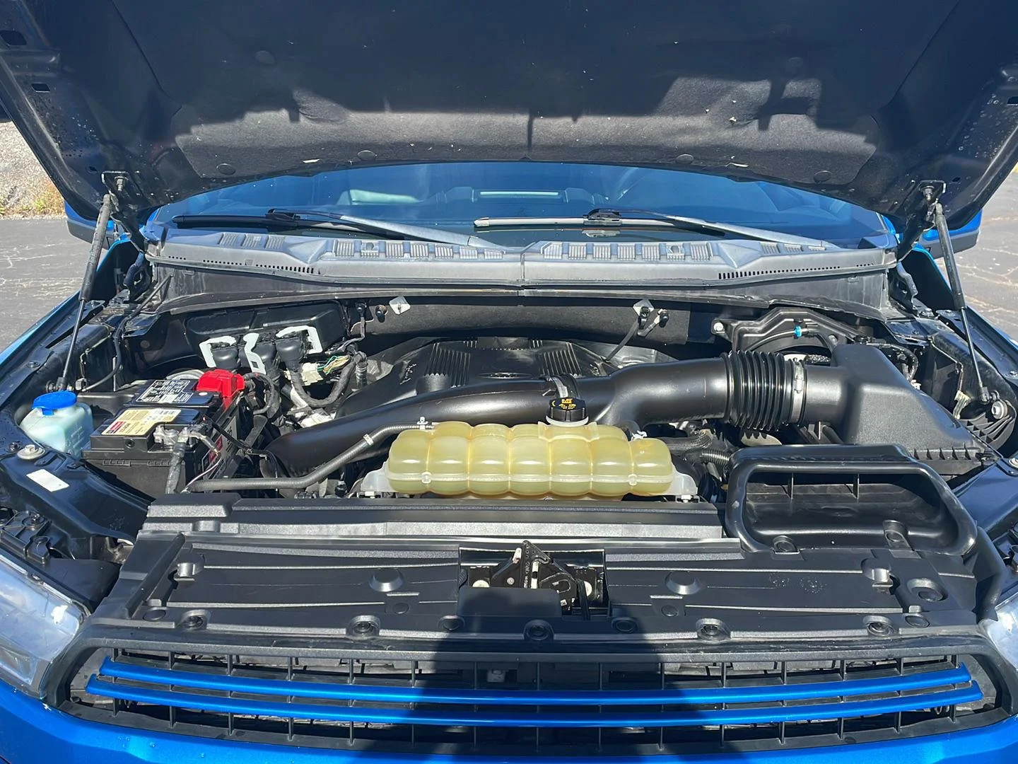 Certified Used 2020 Velocity Blue Ford LARIAT image 9