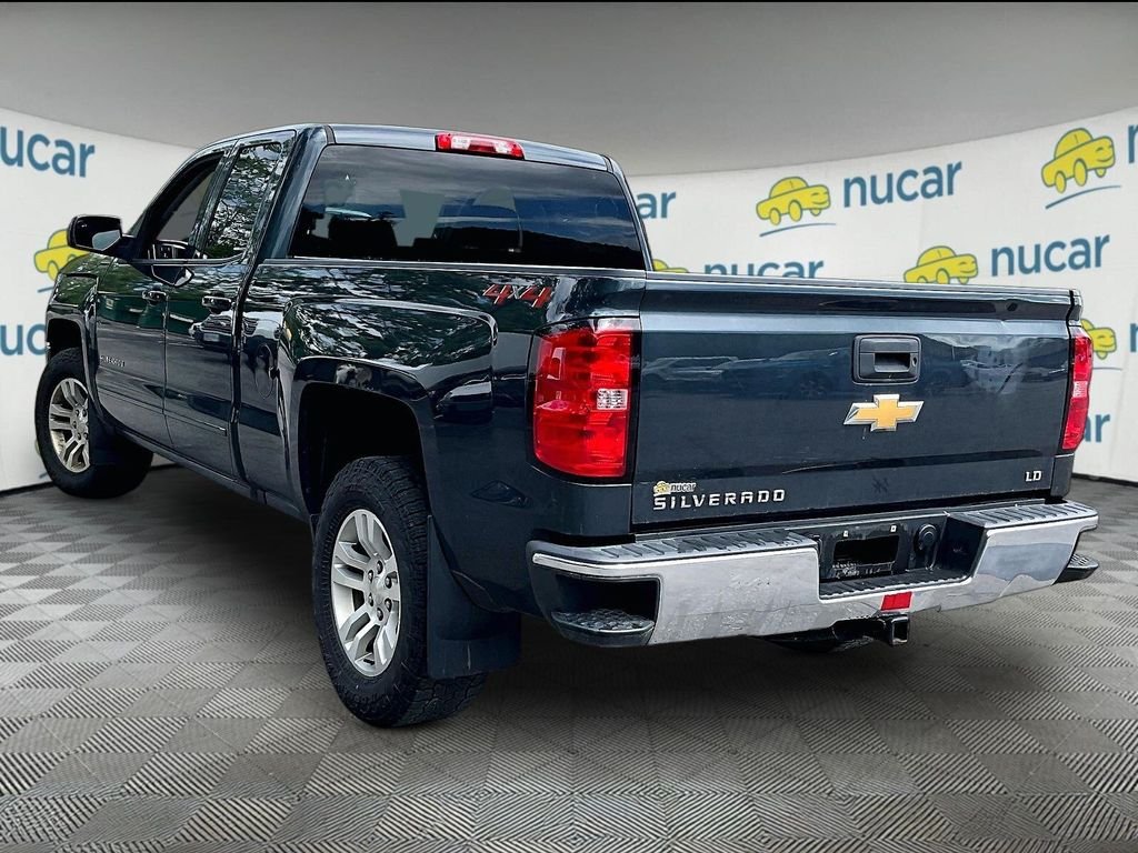 Used 2019 Graphite Metallic Chevrolet LT image 3