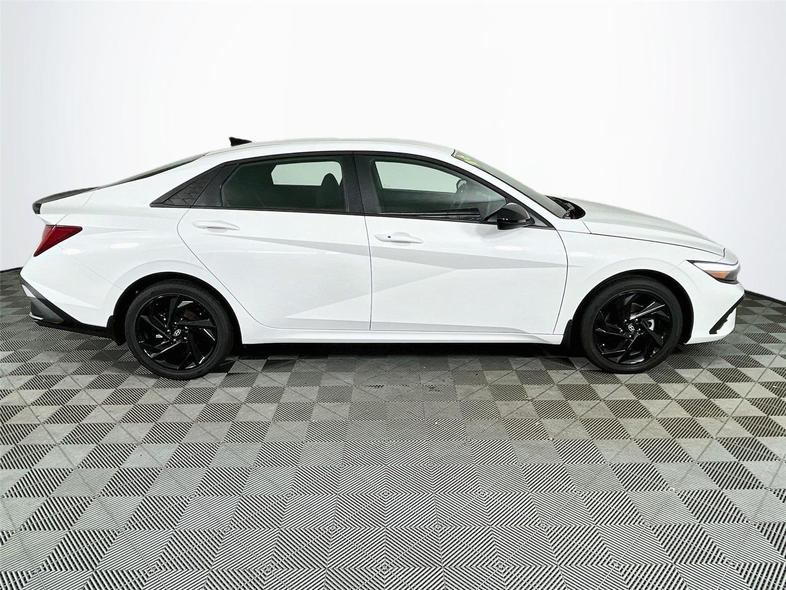 Used 2026 Serenity White Hyundai SEL Sport image 12