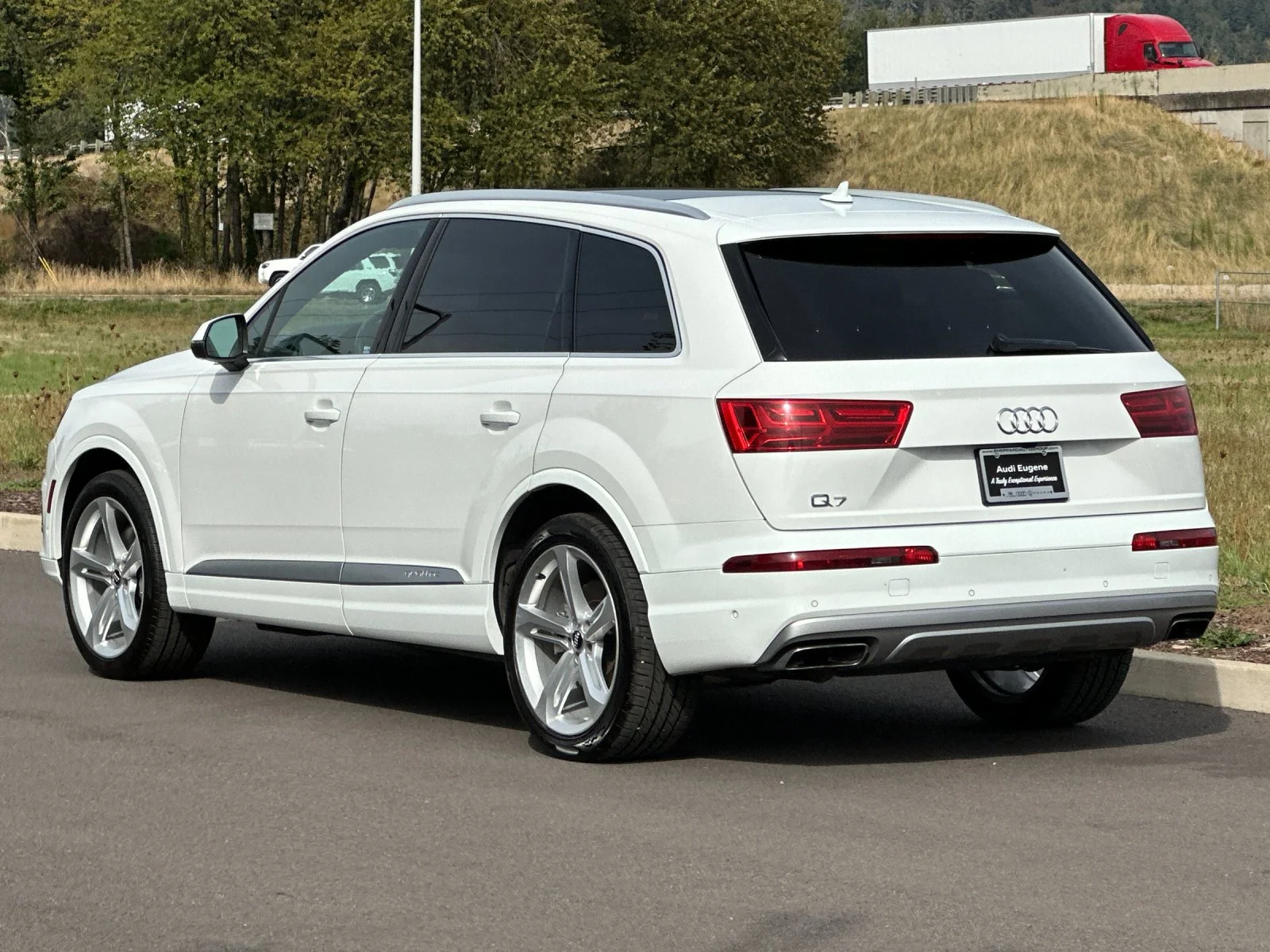 Used 2019  Audi 55 Prestige image 5