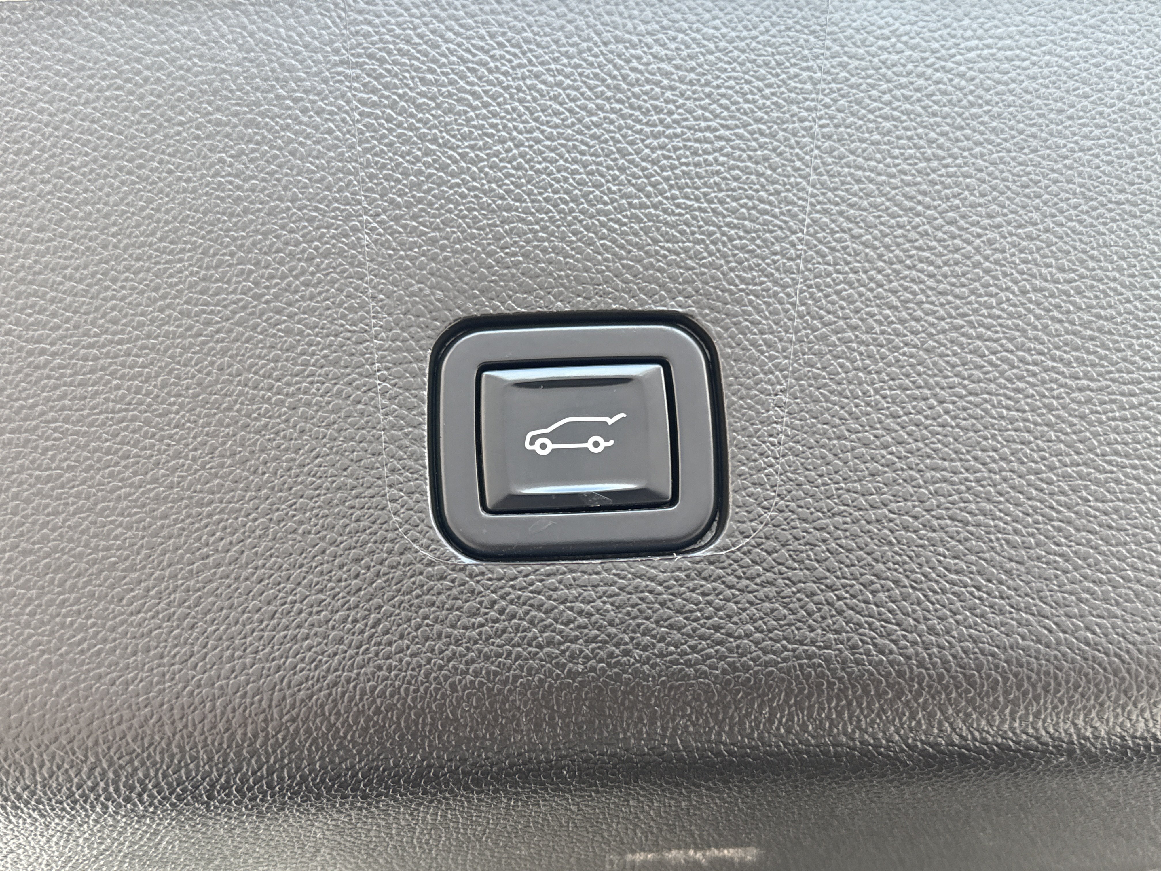 Used 2022 Summit White Chevrolet LT AWD image 12