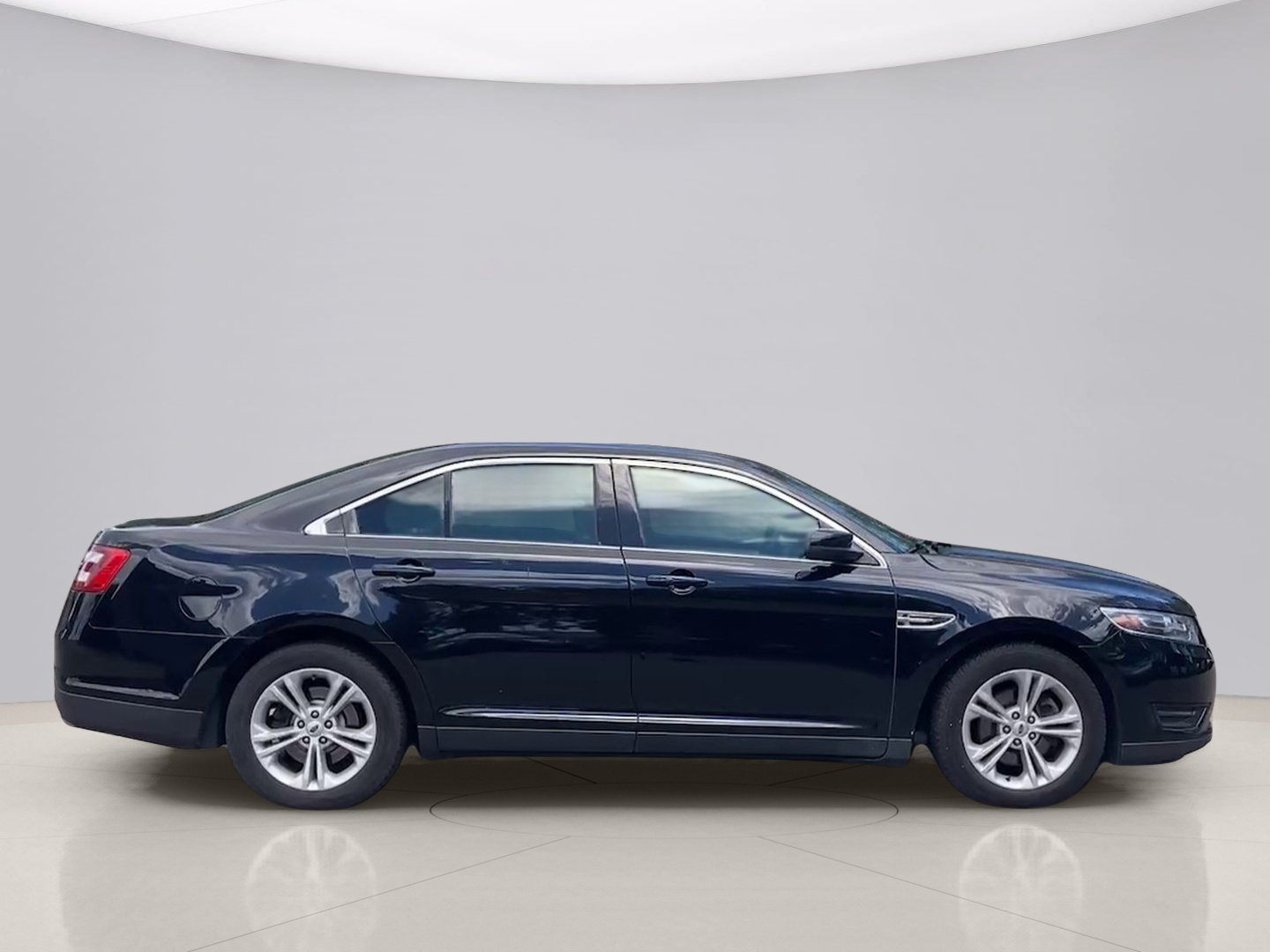 Used 2018 Black Ford SEL image 7