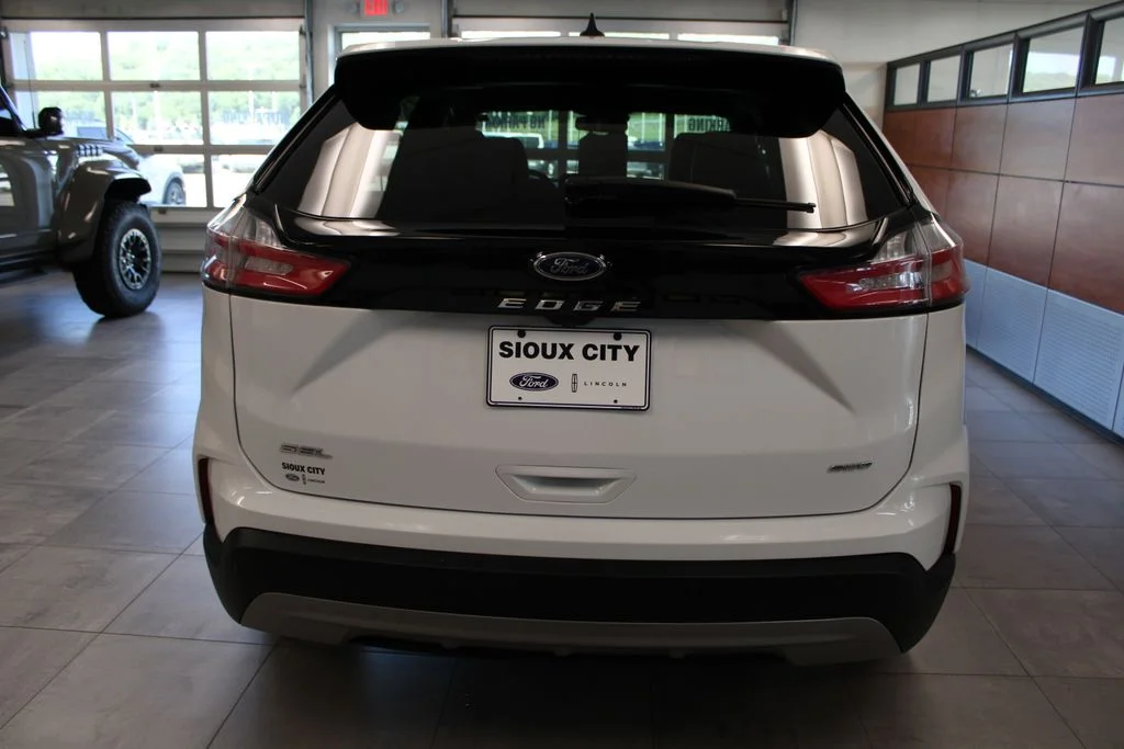 2024 Ford Edge SEL - Photo 6