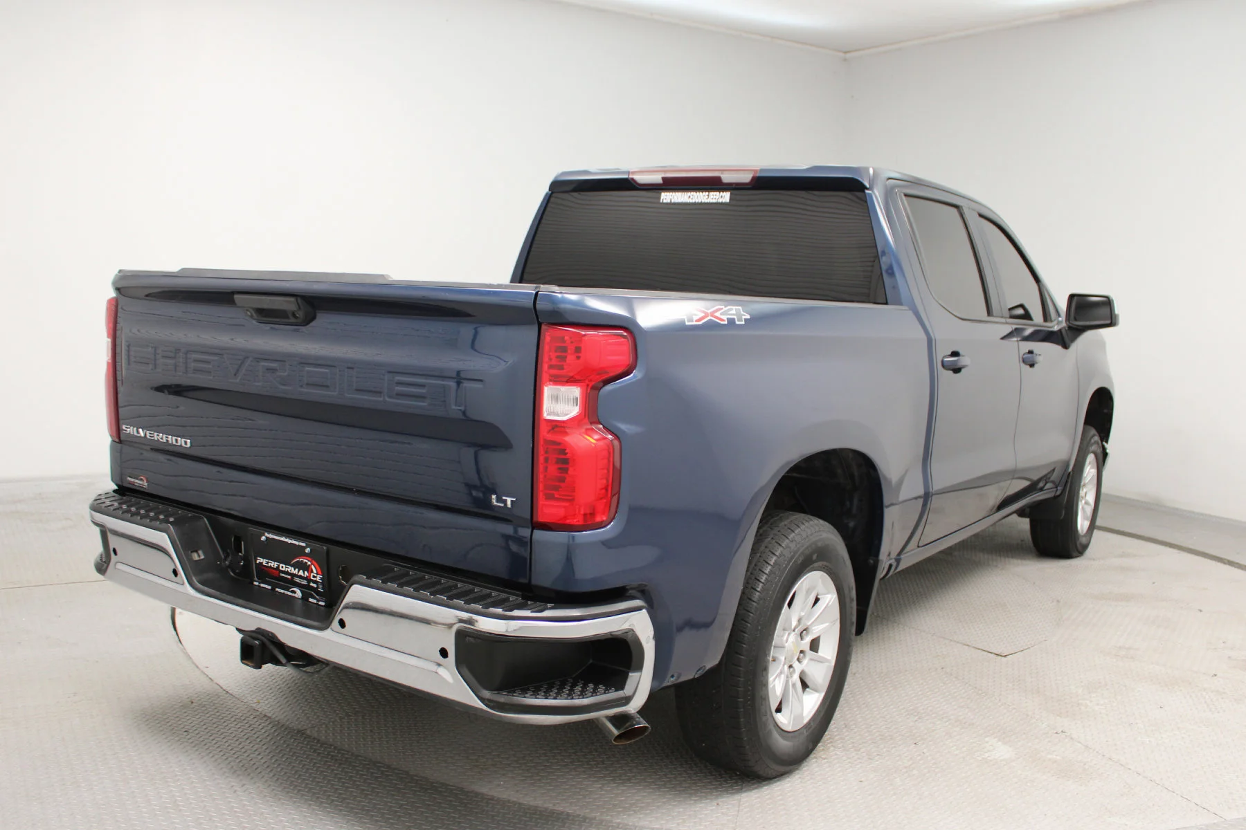 Used 2020 Northsky Blue Metallic Chevrolet 4WD Crew Cab 147 LT image 35