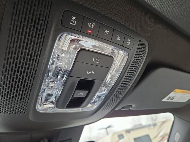 New 2026 Polar White Mercedes-Benz GLB250 image 16