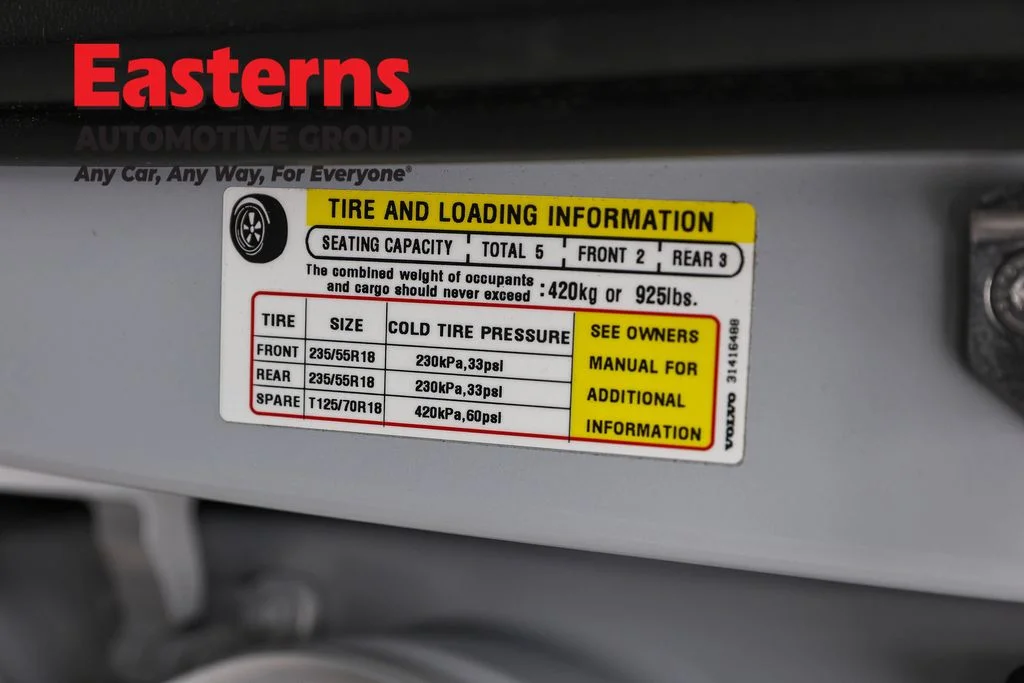 Used 2021 Gray Volvo Momentum image 34