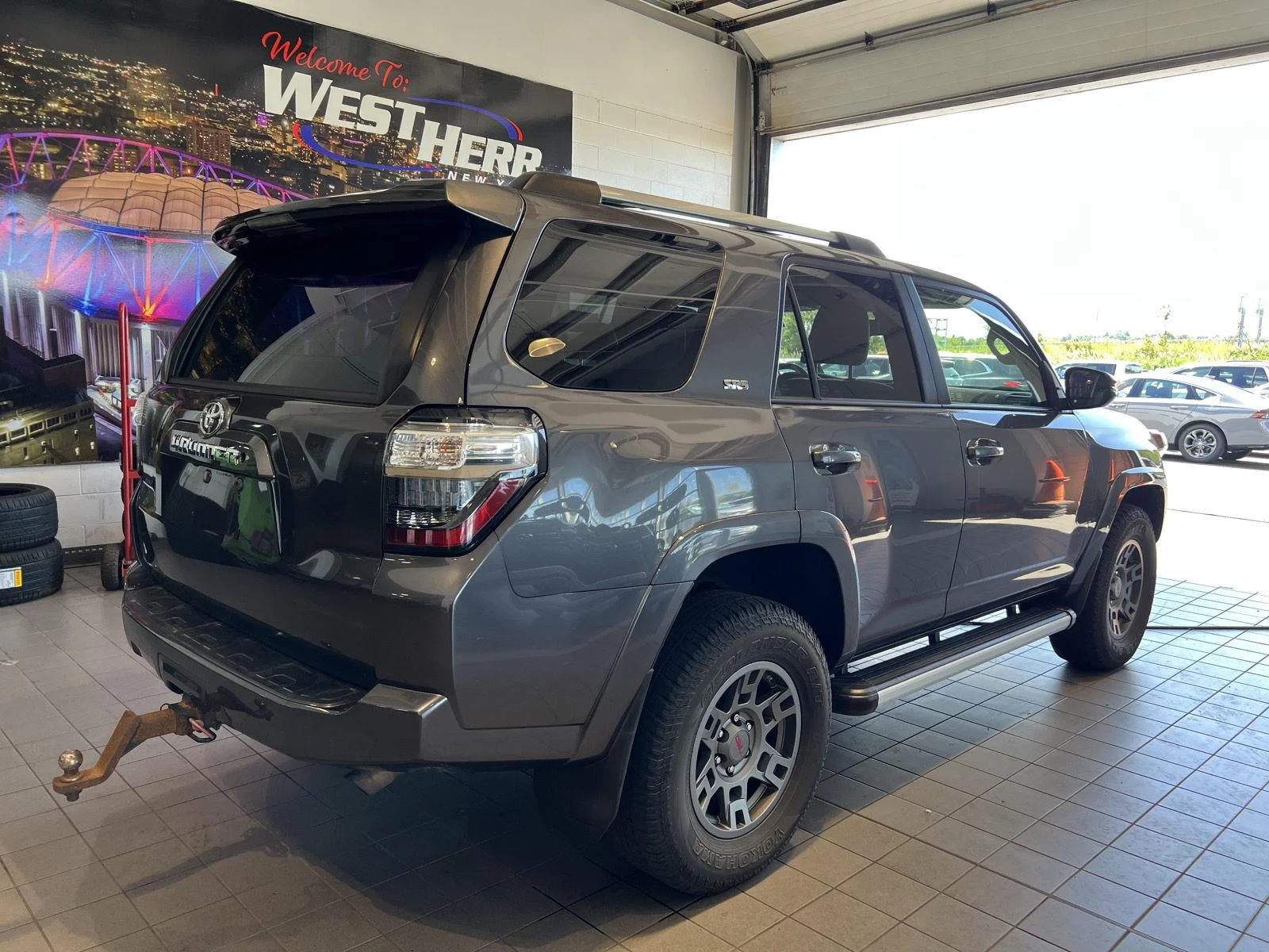 Used 2019 Gy Toyota SR5 image 8