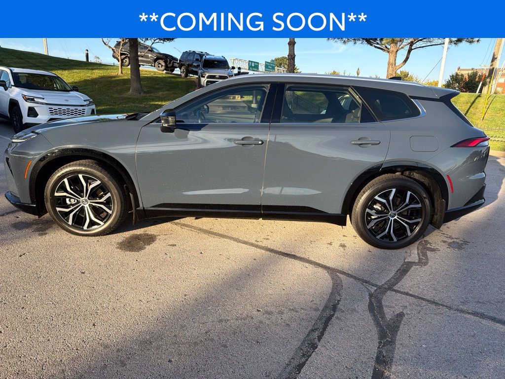 Used 2025 Gray Toyota XLE image 10