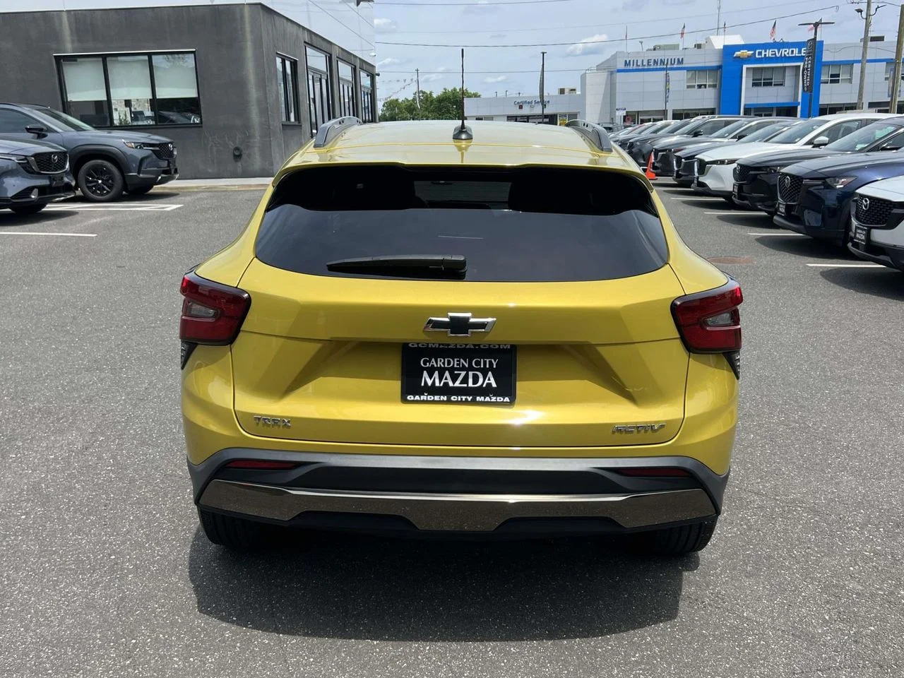 Used 2024 Nitro Yellow Metallic Chevrolet FWD ACTIV image 13