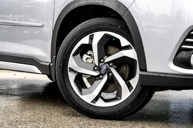 Used 2023 Ice Silver Metallic Subaru Touring image 2