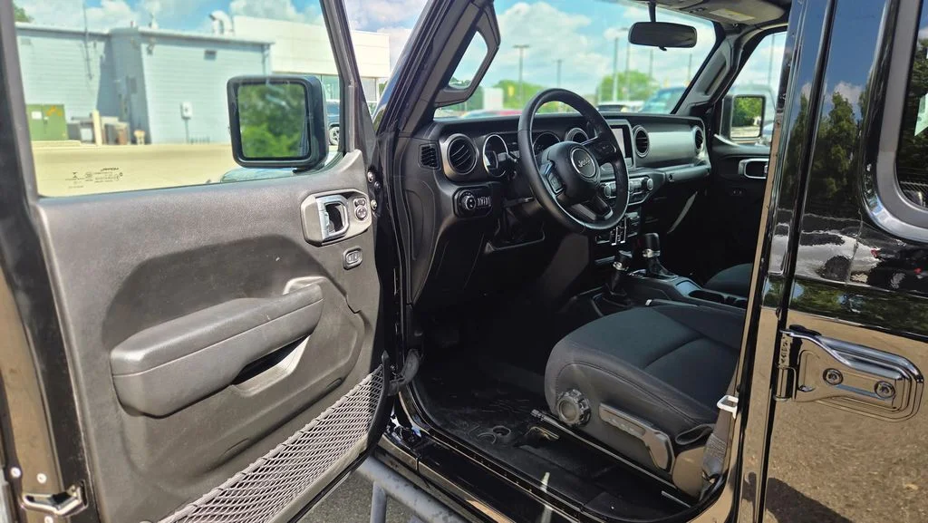 Used 2022 Black Jeep Willys image 10
