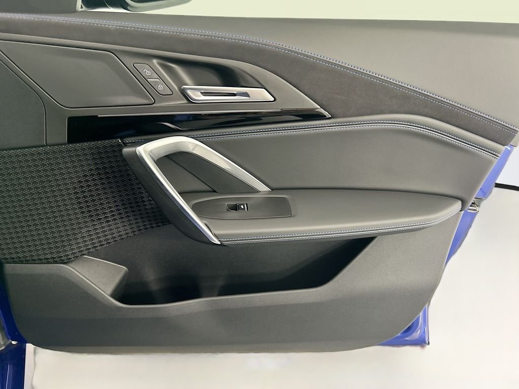New 2026 Blue Metallic BMW xDrive28i image 24