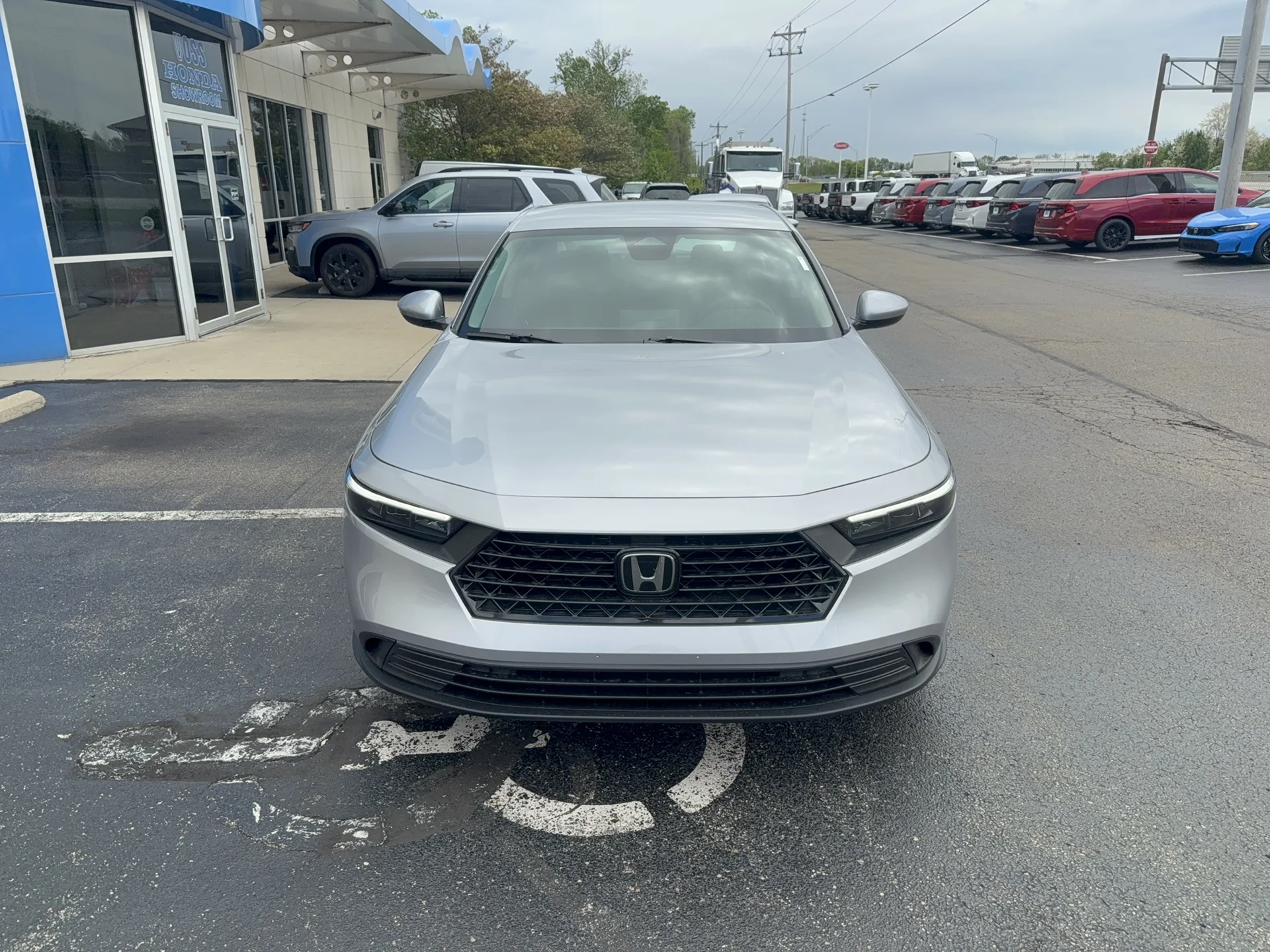 New 2026 Solar Silver Metallic Honda LX image 2