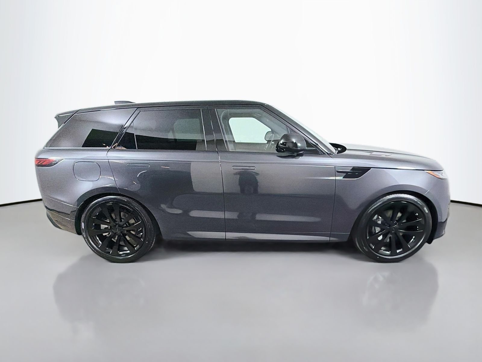 New 2026 Carpathian Grey Land Rover Dynamic SE image 6