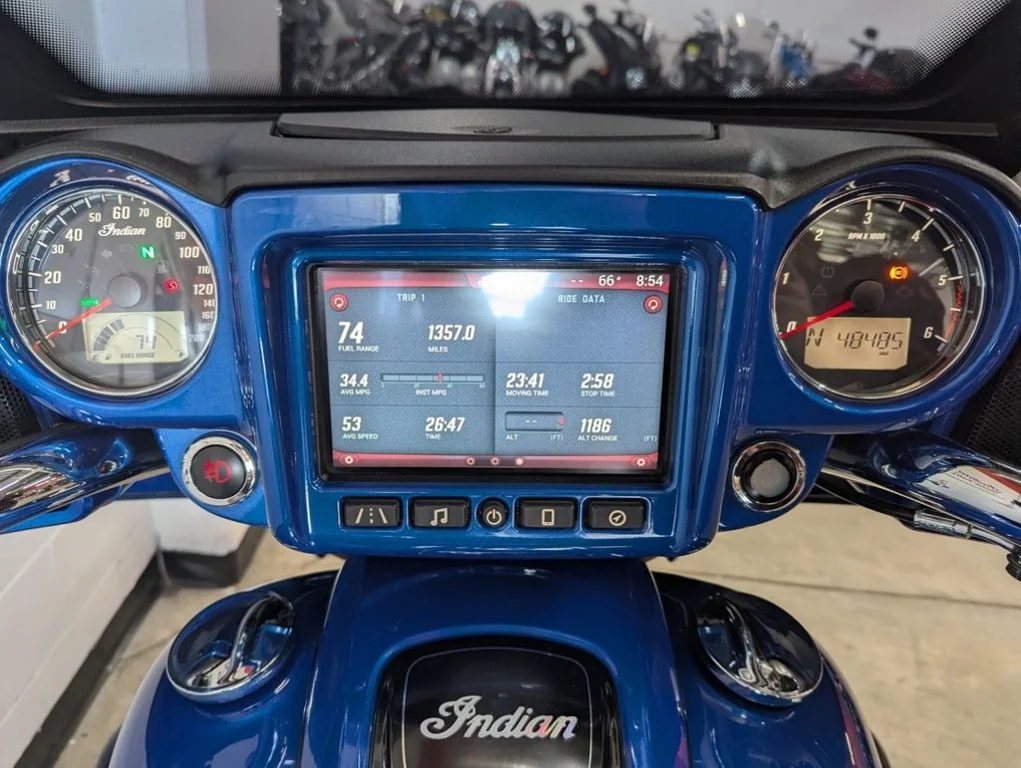 Certified Used 2018 BRILLIANT BLUE Indian Motorcycle  image 11