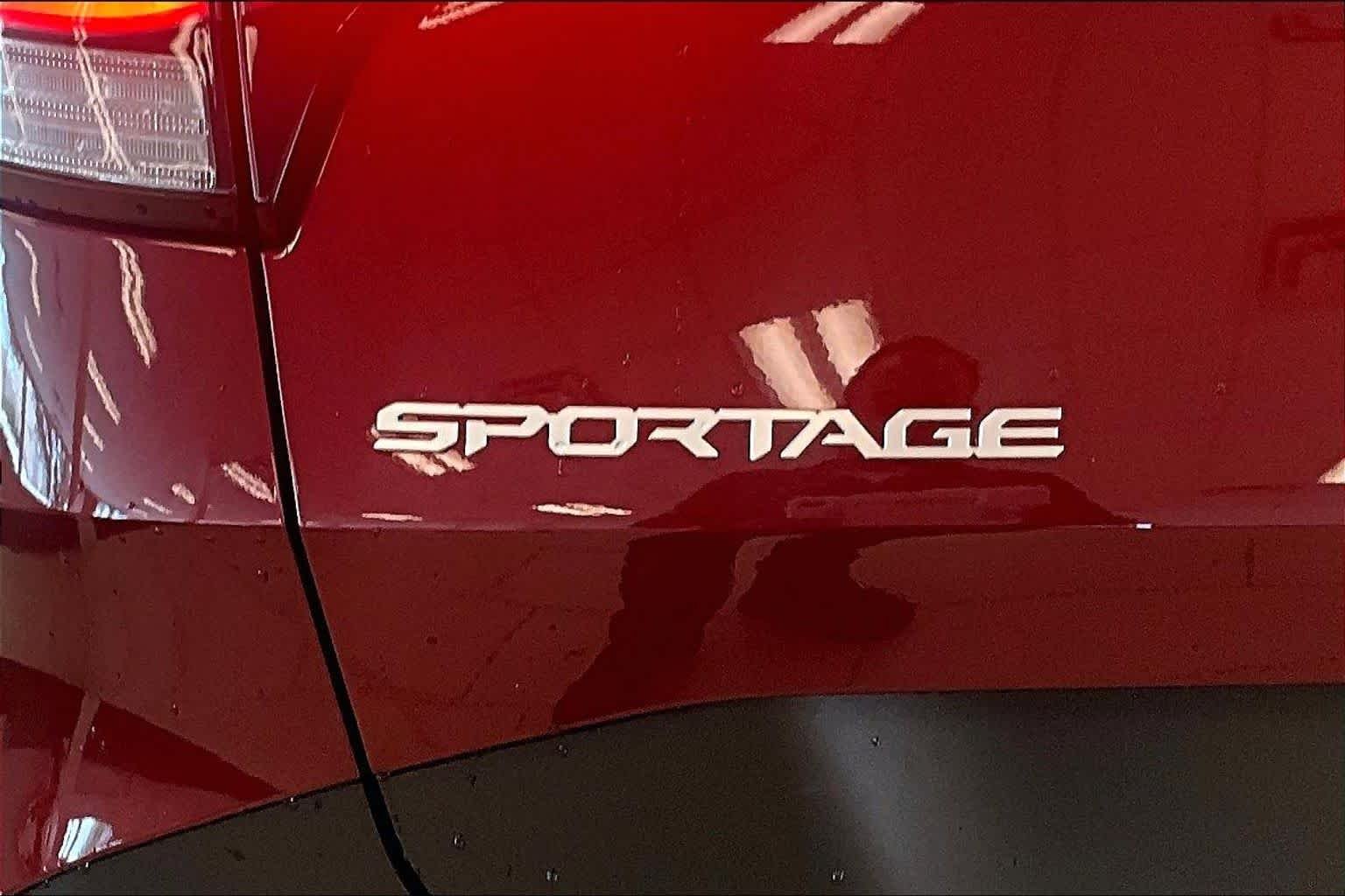 Used 2024 Dawning Red Kia X-Line Prestige image 29