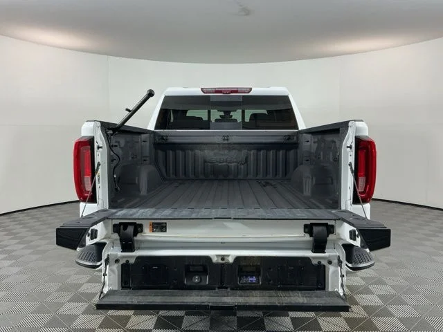 Used 2020 White GMC AT4 image 8