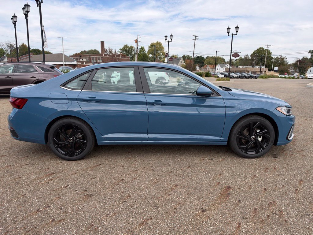 Certified Used 2026 Blue Volkswagen 1.5T SE image 4