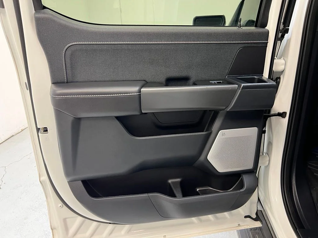 Used 2025 White Ford Lariat image 27
