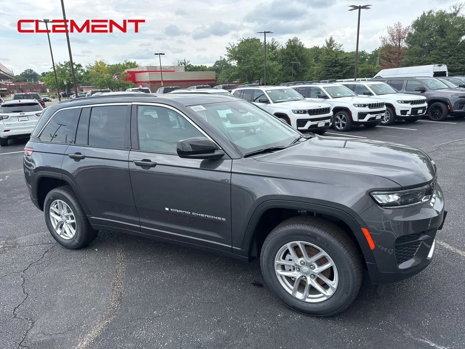 New 2026 Baltic Gray Metallic Clear-Coat Exterior Paint Jeep Laredo X image 15