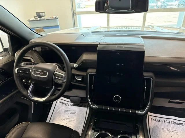 Used 2025 White GMC Elevation image 26