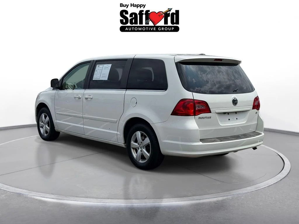 Used 2010 White Volkswagen SE image 6