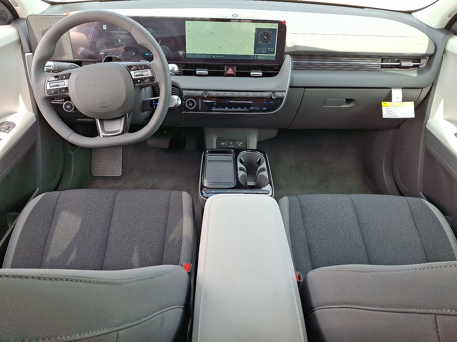 2025 Hyundai IONIQ 5 SE - Photo 11