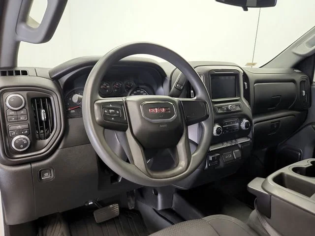 Used 2021 White GMC Base image 17