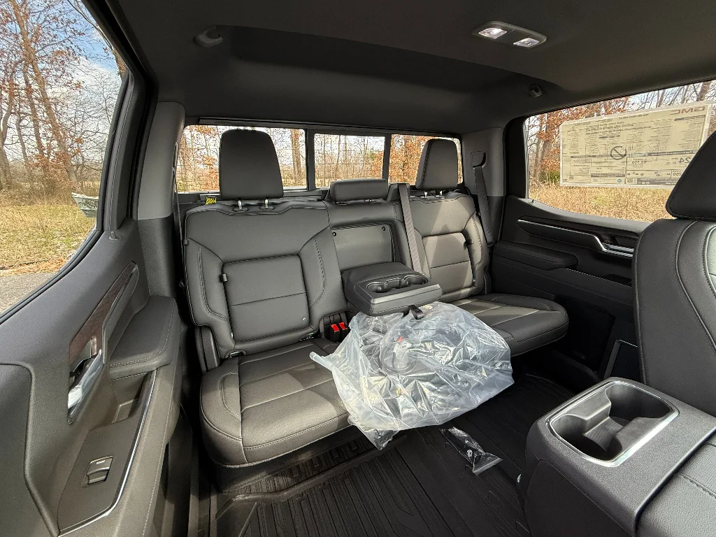 2026 GMC Sierra 1500 SLT - Photo 30
