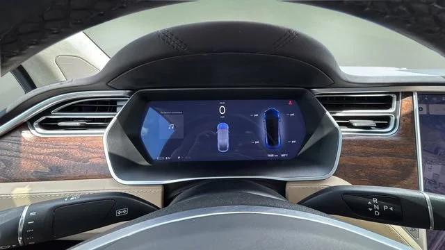 Used 2017 Blue Tesla 90D image 15
