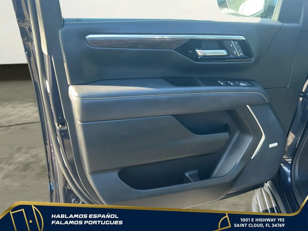Used 2025 Dark Ash Metallic Chevrolet Premier image 10